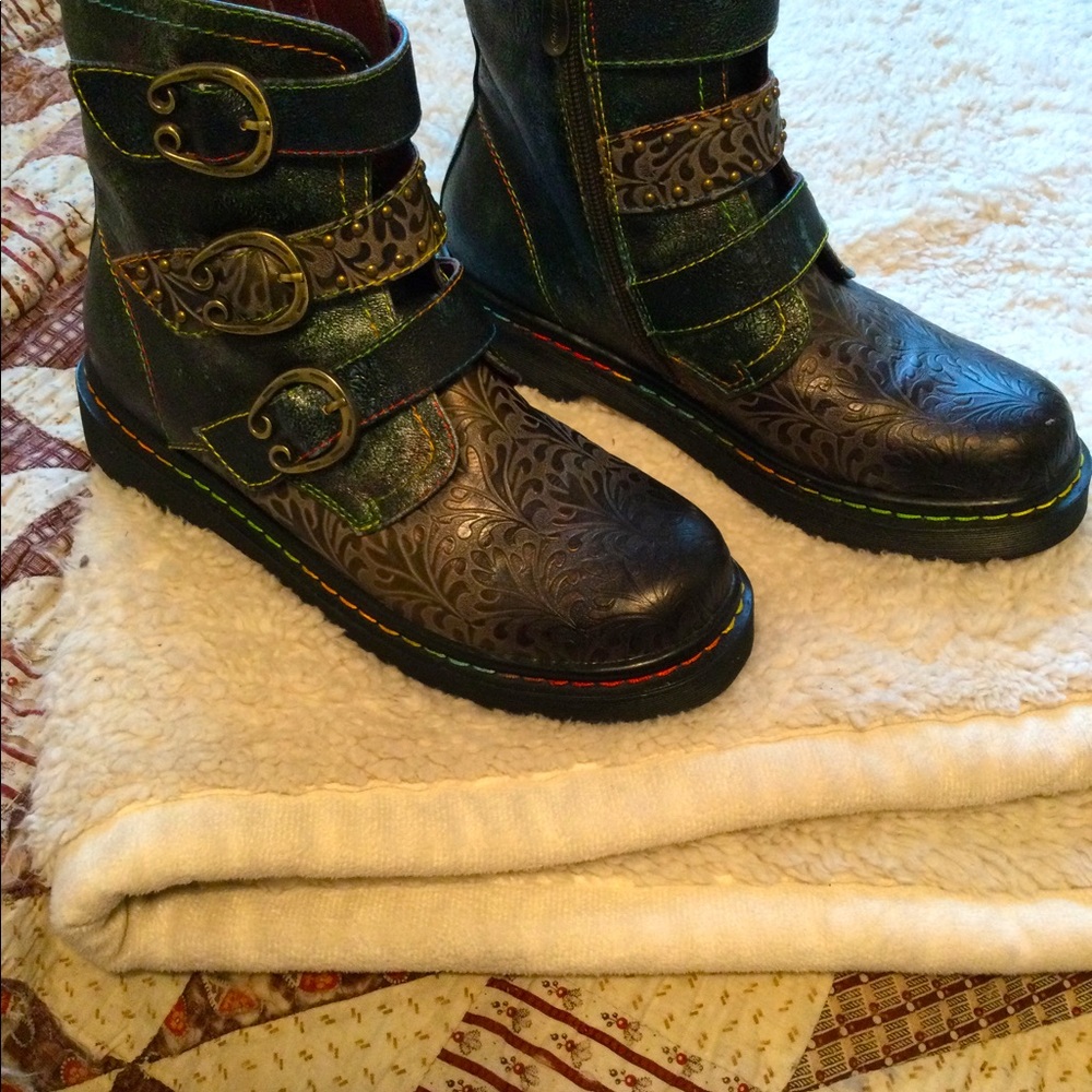 L Artiste by Spring Step boots